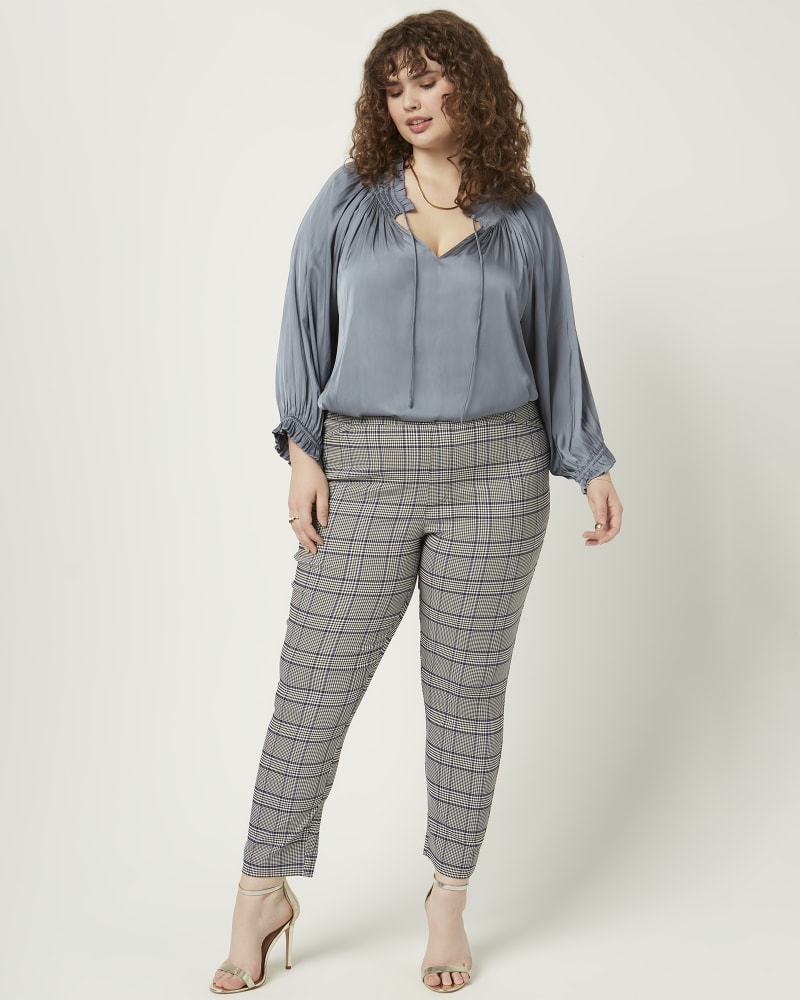 Front of a model wearing a size 16 Allira Legging in Black / Ivory by Molly & Isadora. | dia_product_style_image_id:216102